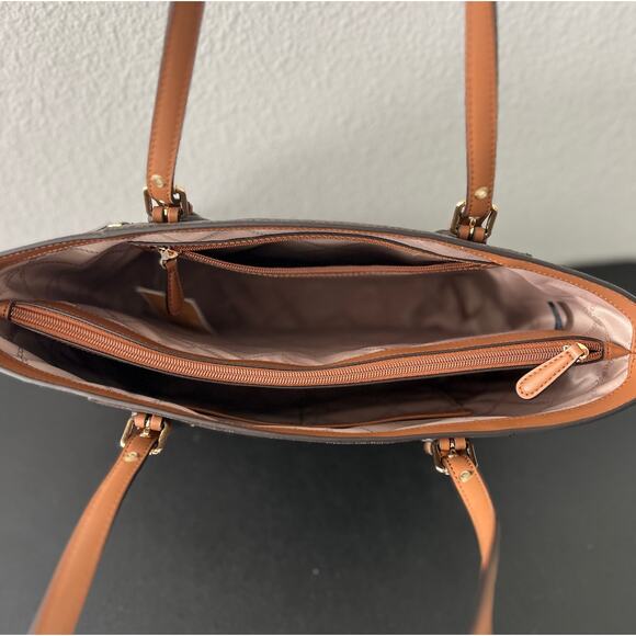 NWT Michael Kors Voyager Tote Bag - Picture 4 of 6